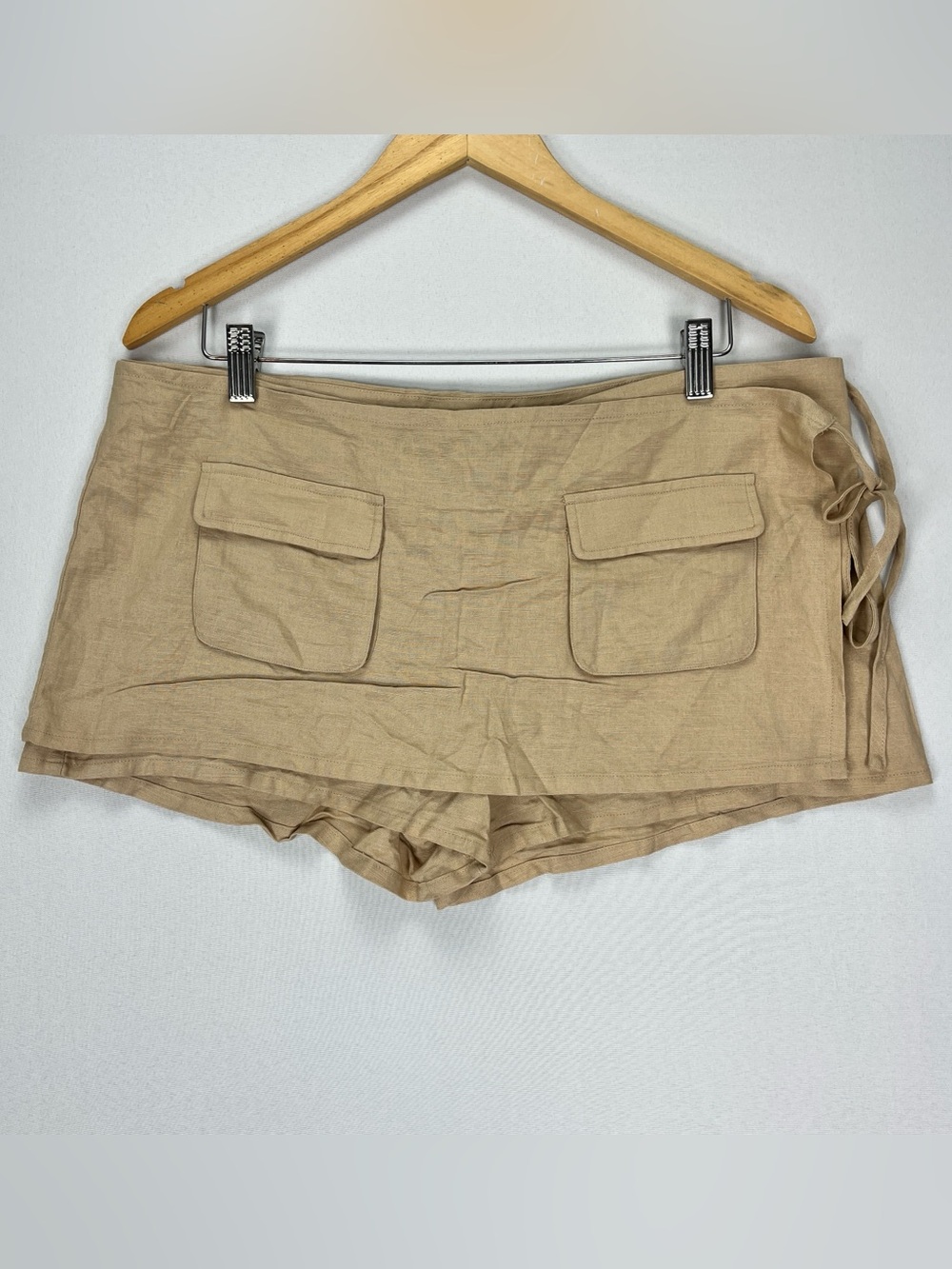 Lioness Linen Blend Skort Women’s Size Large Beige Zip Front Side Tie NWT